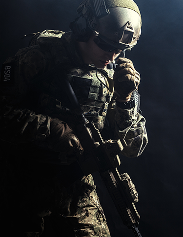 special-forces-soldier-with-rifle-dark_crop_SM